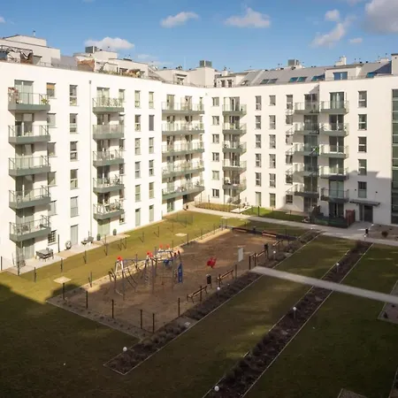 Maya's Flats & 11 - Apartment