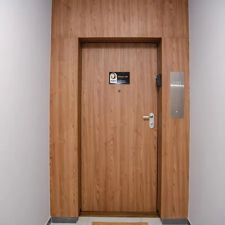 Apartment Maya's Flats & 11 -