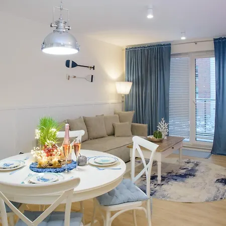 Maya's Flats & 11 - Apartment