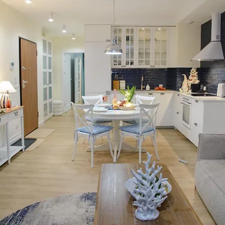 Maya's Flats & 11 - * Danzig