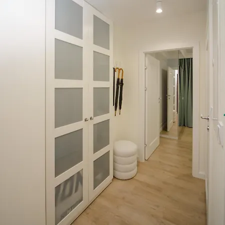 Apartment Maya's Flats & 11 -